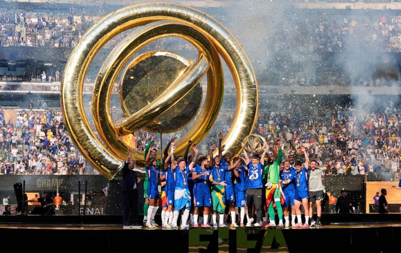 Chelsea once again consider move for Man United star