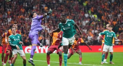 Liverpool in contract talks with defender
