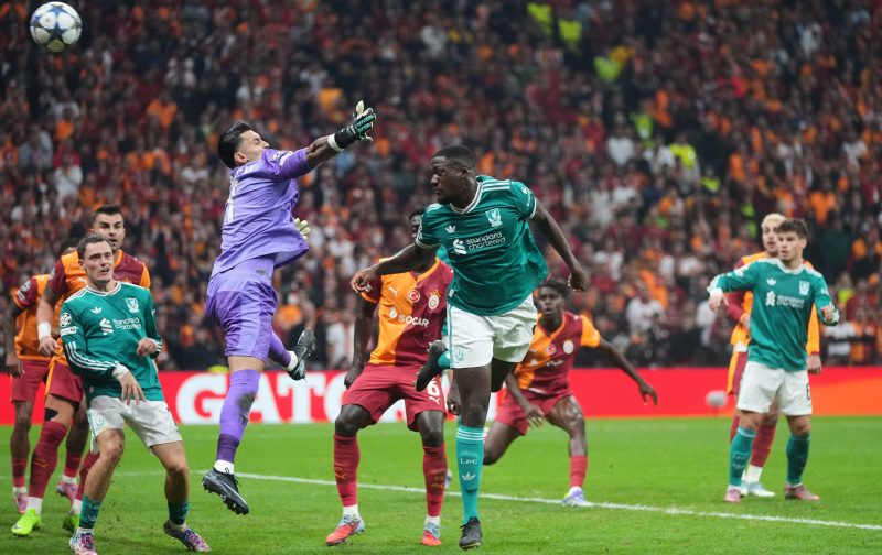 Liverpool in contract talks with defender