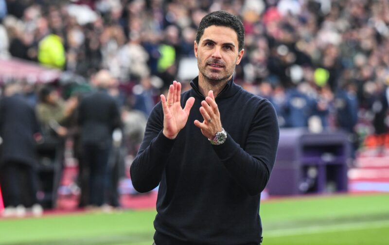 Arsenal hold talks with Man United target