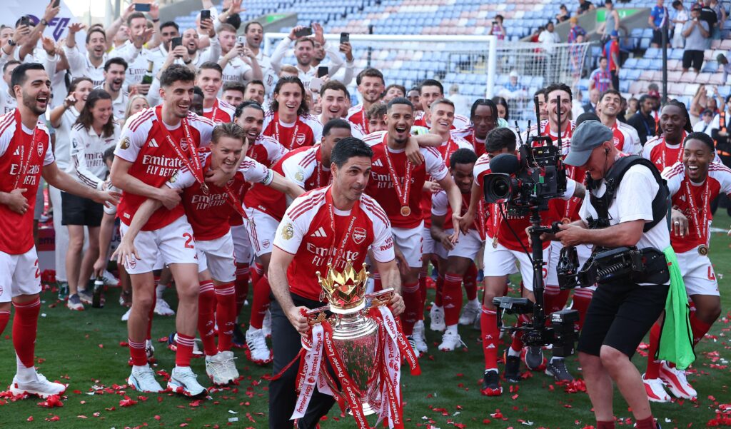 Arsenal in talks to sign League One teenager
