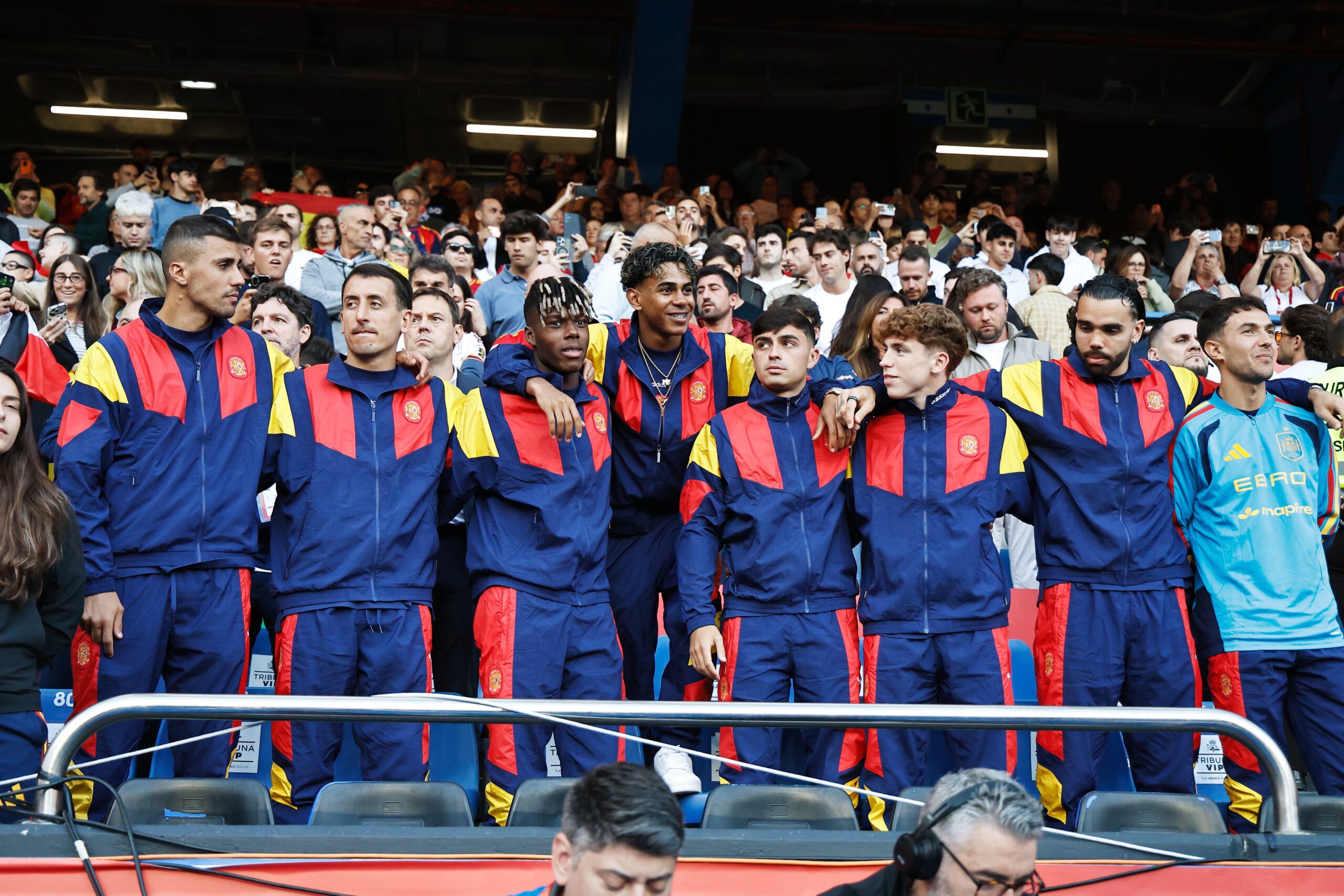 Man United and Arsenal chasing Spain superstar | Shoot